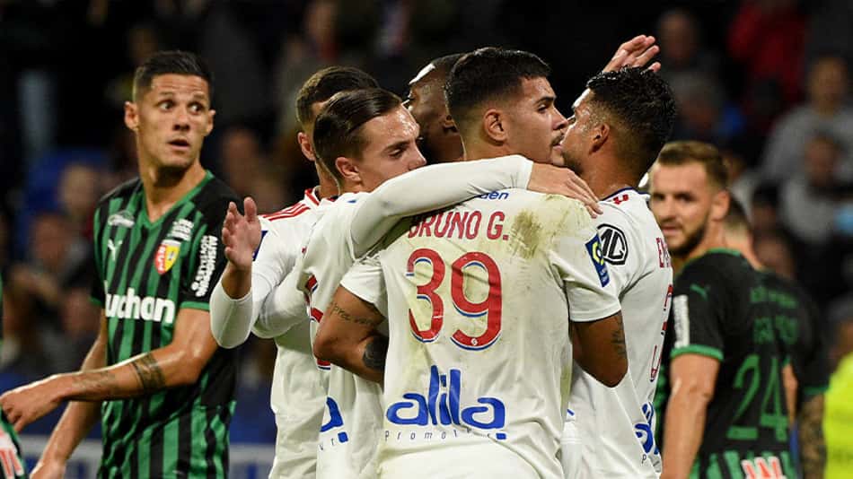 Lyon vence o Lens e se aproxima do G4 do Campeonato Francês