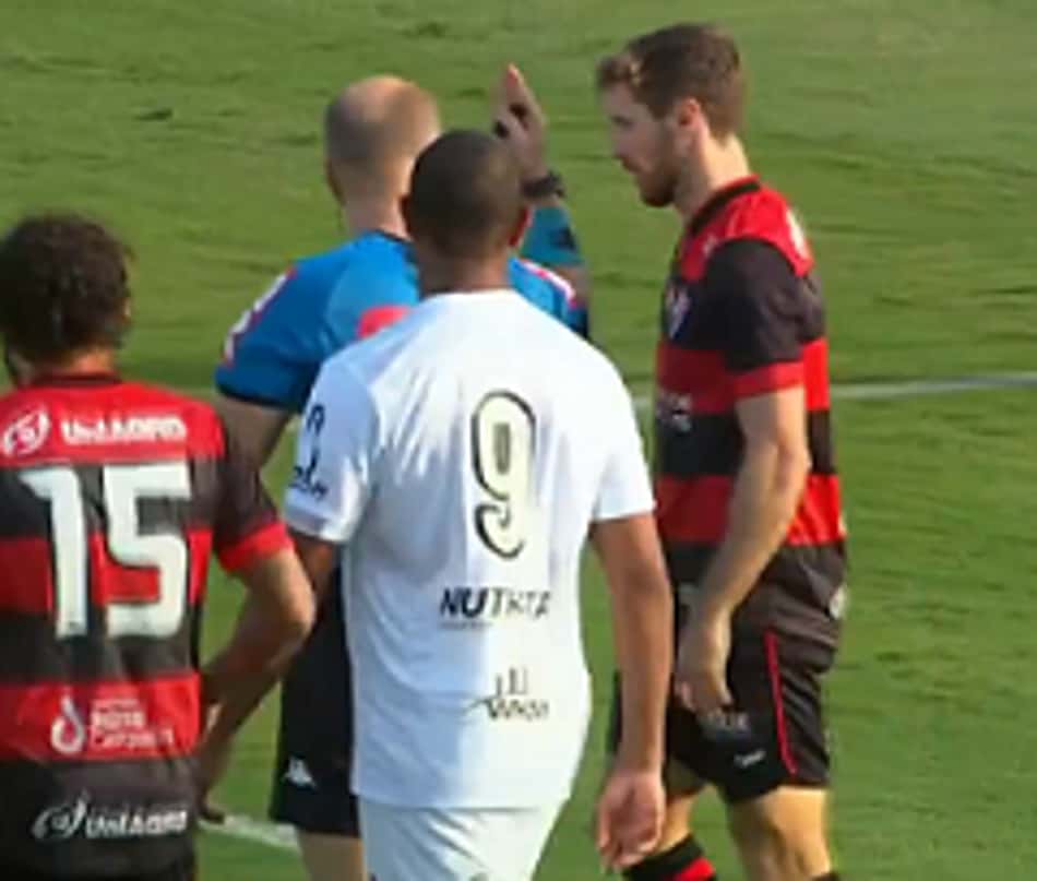 Na luta contra o Z4, Vitória empata sem gols com a Ponte Preta