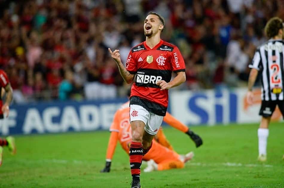 Arrascaeta brinca com Michael após gol em vitória do Flamengo: 'Quando está feio, esquece'