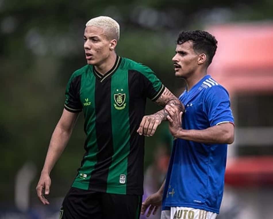 Carlos Alberto foca no título do Mineiro sub-20 para fechar o ano em alto nível no América-MG