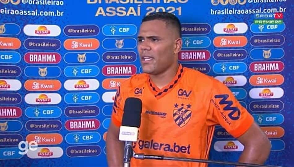 Mikael faz dois gols, mas lamenta suspensão pelo terceiro cartão amarelo; entenda