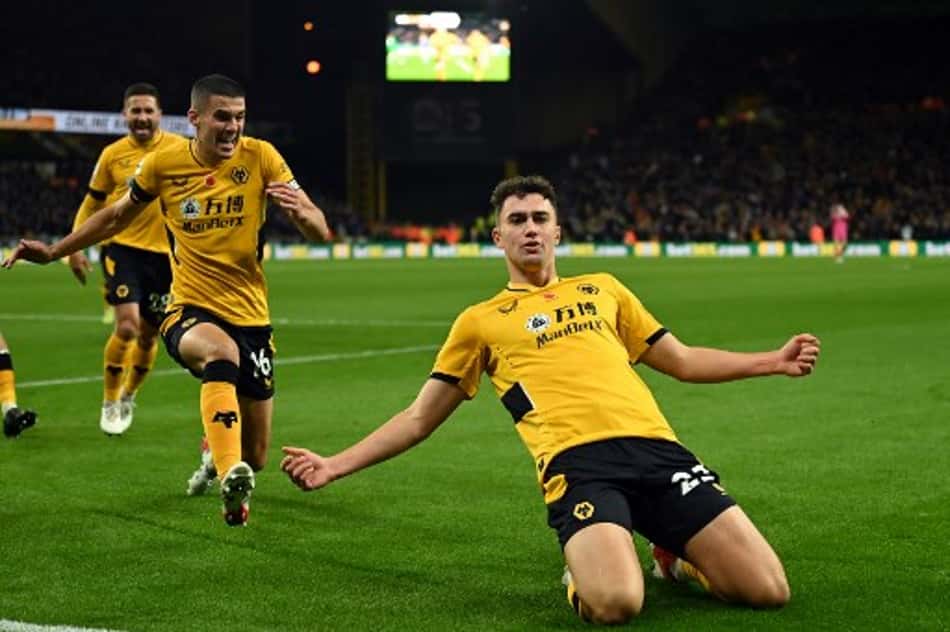 Wolverhampton vence o Everton pela Premier League e se aproxima do 'Big Six'