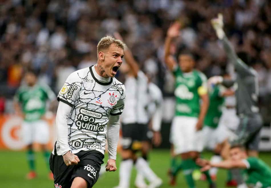 Atacante do Corinthians, Róger Guedes se diz privilegiado fisicamente e mais paciente