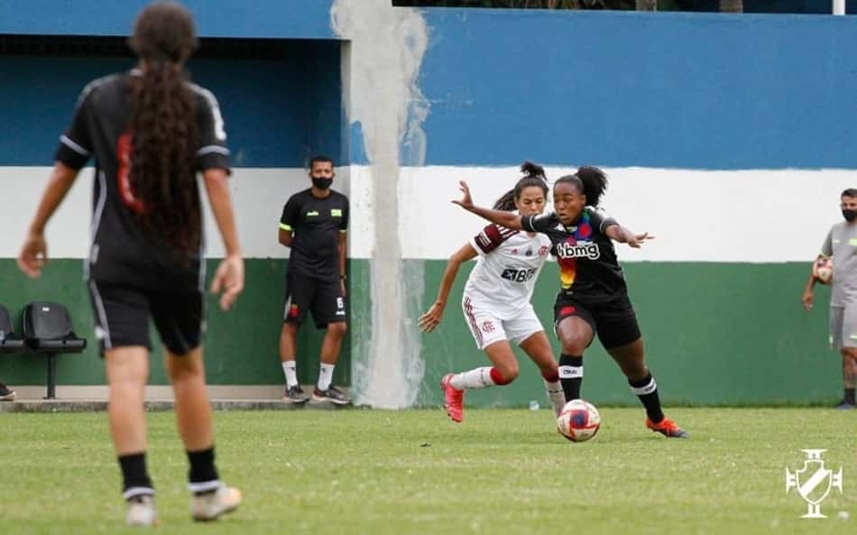 Ju Pacheco, do Vasco, comemora volta de lesão e projeta clássico contra o Fluminense pelo Carioca Feminino