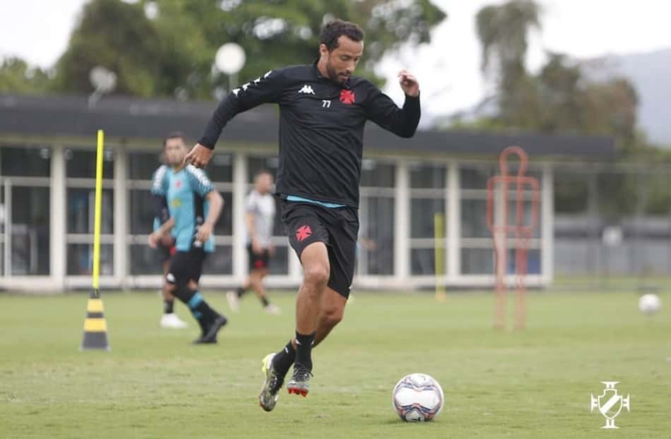 Retorno de Nene, desempenho fora de casa e sistema defensivo: o que observar no Vasco contra o Guarani