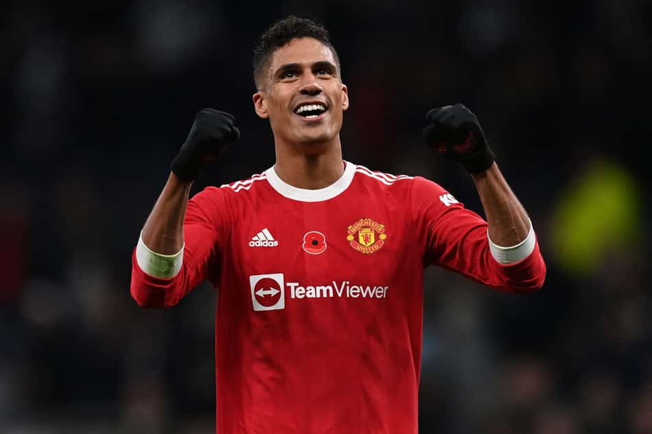 Varane pode ficar até um mês fora do Manchester United após lesão contra a Atalanta