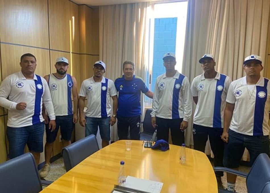 Luxemburgo recebe membros de organizada para "dar explicações" e pedir apoio ao Cruzeiro
