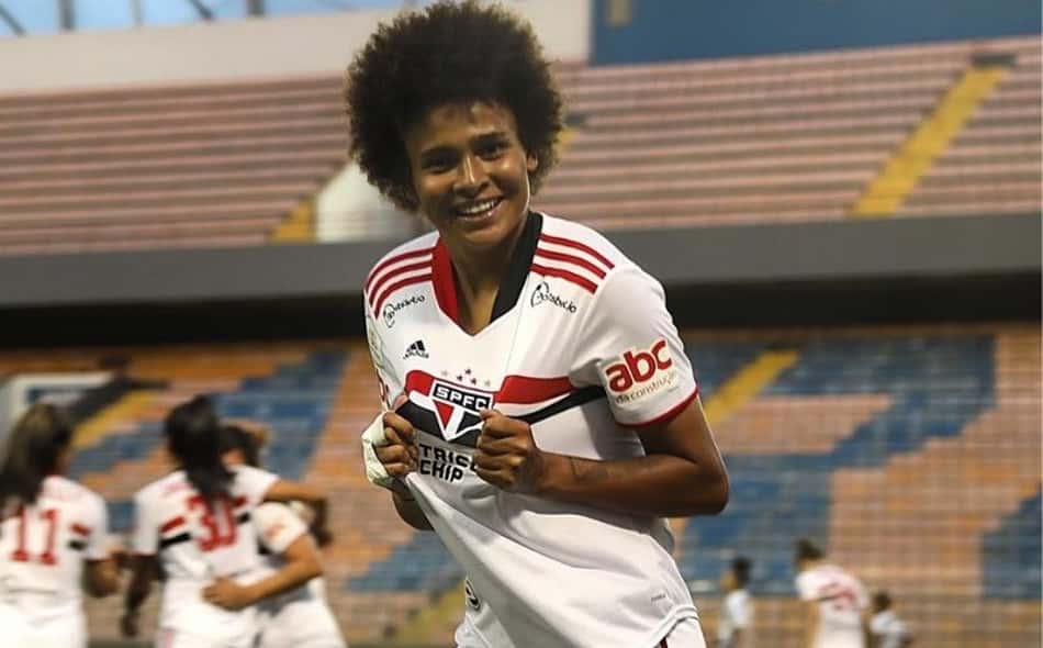 Autora de dois gols contra o Santos, Yayá exalta coletivo do São Paulo e fala de passagem pela Seleção Sub-20
