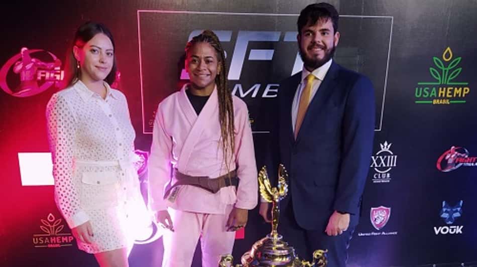 Cofundadora da USA Hemp Brasil celebra parceria de sucesso com SFT: 'Chance de nos aproximar do MMA'