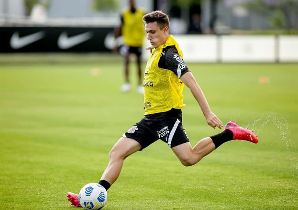Piton avança em recuperação, e Corinthians segue preparação; titulares fazem regenerativo