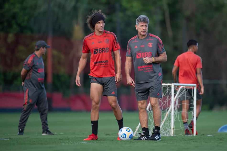 Dupla de zaga 'ideal' e sequência de Ramon: defesa do Flamengo ganha novos holofotes contra o Atlético-GO
