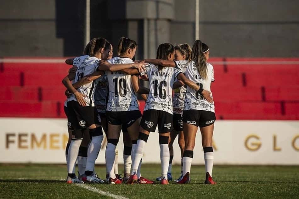 Corinthians enfrenta forte calor, mas bate o San Lorenzo na estreia pela Copa Libertadores Feminina