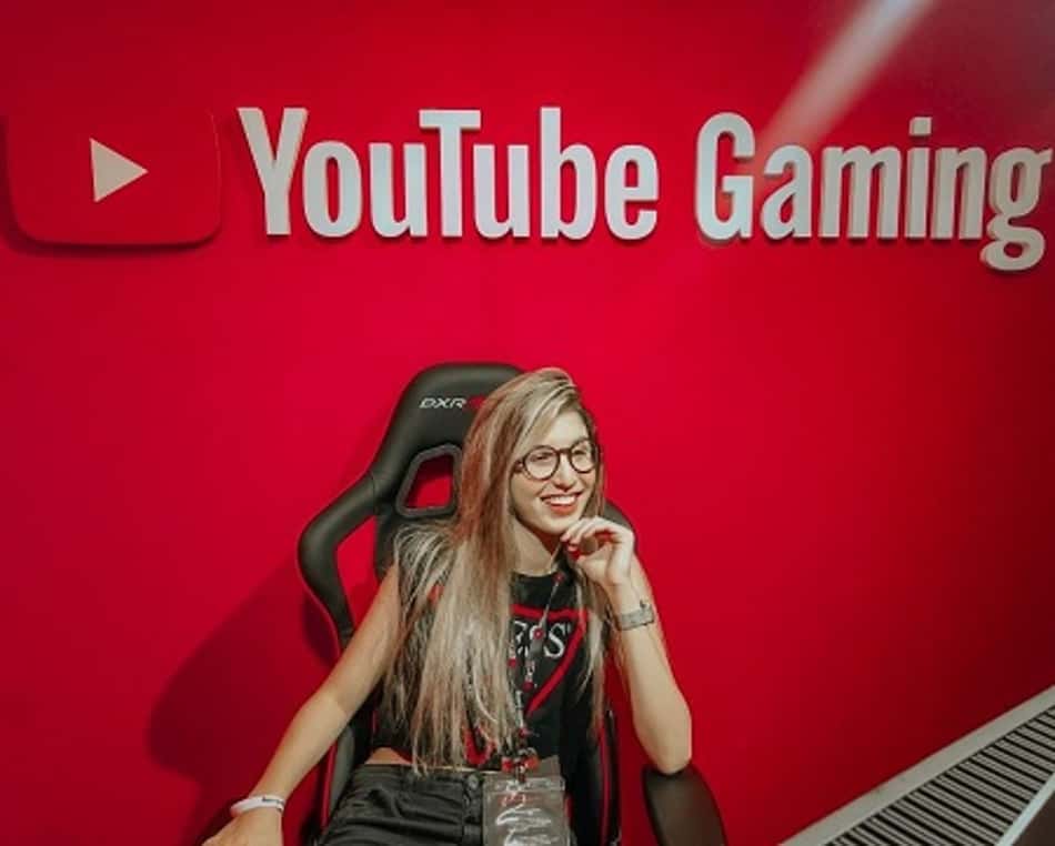 Com milhões de inscritos, streamer 'IchBinJulia' cita percalços até o sucesso com vídeos de 'Minecraft'