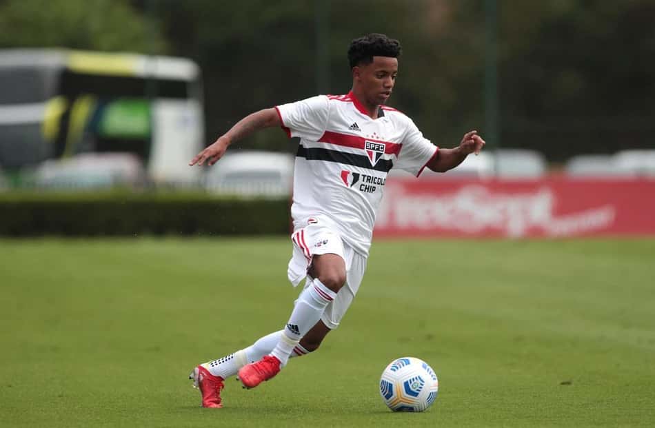 De olho na final da Copa do Brasil sub-17, Newertton, do São Paulo, vive expectativa de estrear no Morumbi