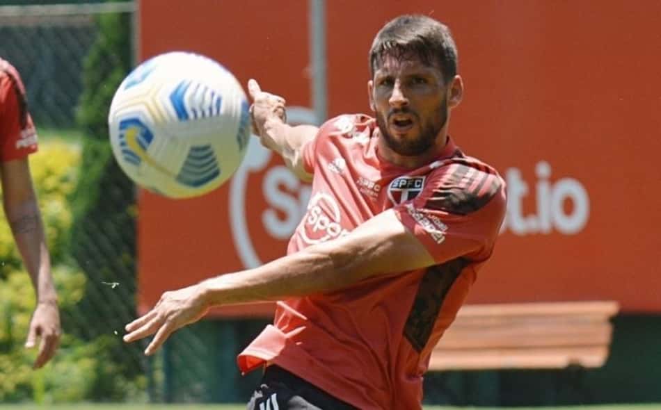 Ceni testa formações e São Paulo segue preparação para enfrentar o Bahia; veja possível escalação