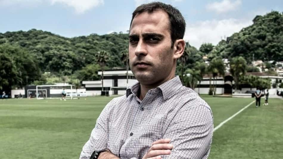 Santos oficializa a contratação do novo gerente de futebol