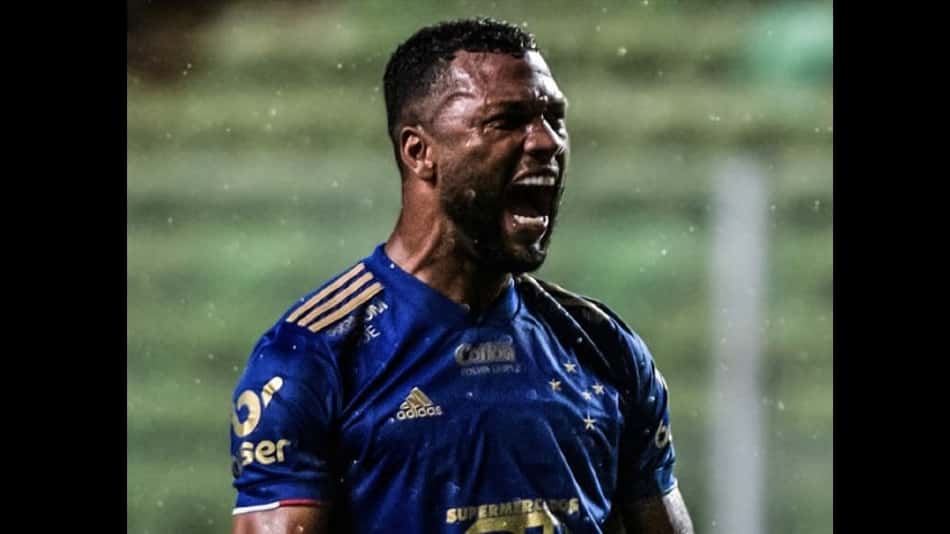 Vitória sobre o Londrina reduz para menos de 1% as chances do Cruzeiro ser rebaixado para a Série C
