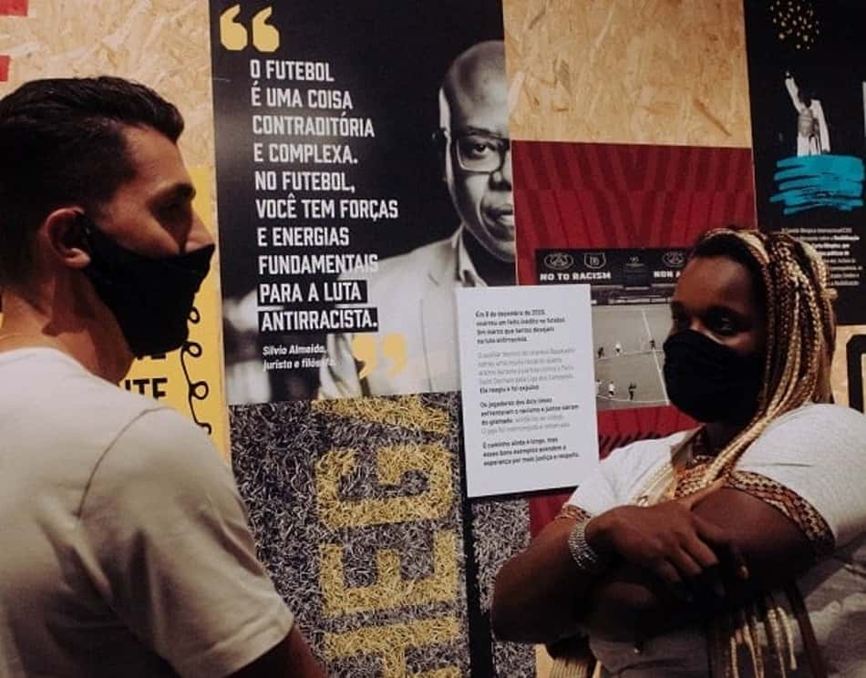 Danilo Avelar vai ao Museu do Futebol e visita exposição antirracista: 'Aprendi muita coisa'