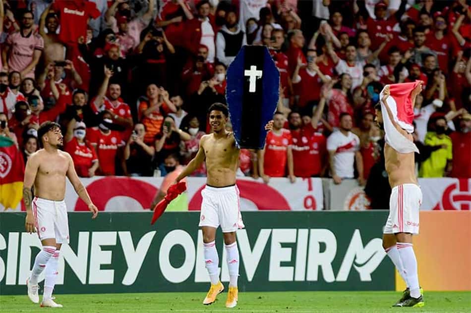 Casagrande condena provocações ao final do Gre-Nal: 'Passou de todos os limites da ética'