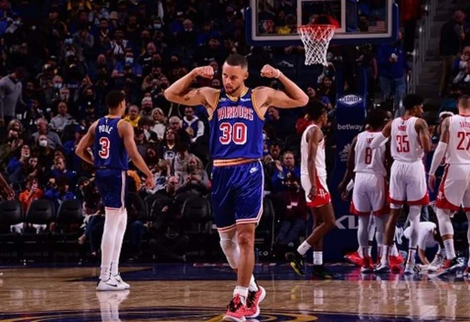 Warriors vence Rockets e mantém melhor campanha da NBA