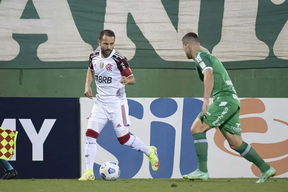 Felipe Endres cita 'orgulho' com empate da Chapecoense diante do Flamengo