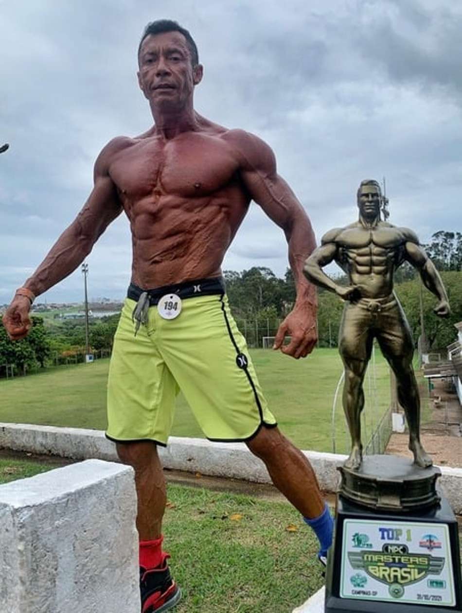 'Achava que não era pra mim', diz fisiculturista que conquistou primeiro ouro aos 56 anos