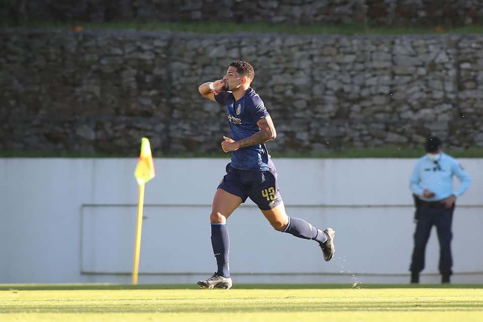 João Marcelo é eleito melhor em campo após marcar gol pelo Porto B