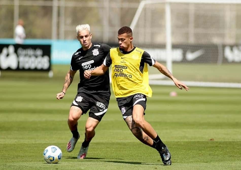 João Victor e Róger Guedes projetam duelo do Corinthians com o Atlético-MG: 'Vamos buscar a vitória'