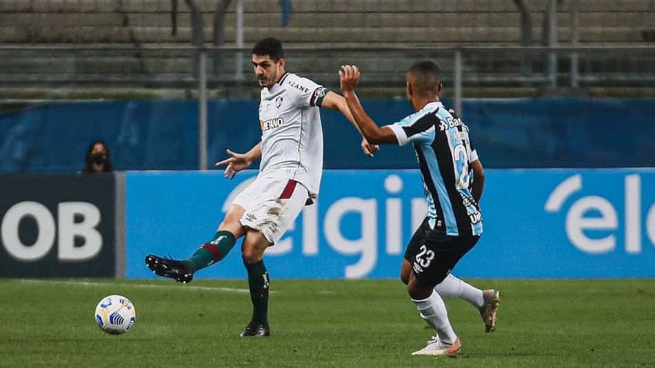 Nino recebe cartão amarelo e vira desfalque para o Fluminense contra o Palmeiras