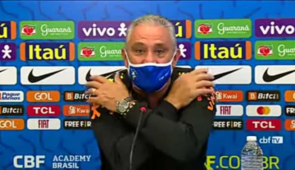 Tite e Sampaio se solidarizam a torcedor santista hostilizado na Vila: 'Não perca o amor pelos seus ídolos'