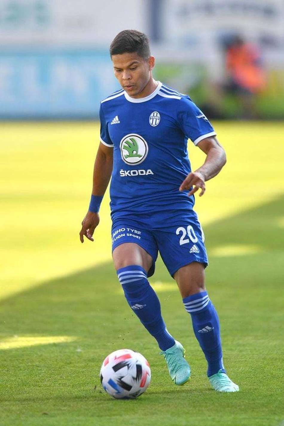 Eleito melhor jogador do mês na República Tcheca, Ewerton celebra melhor fase da carreira