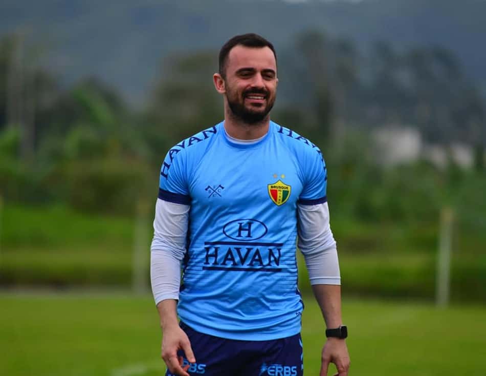 Brigando contra o rebaixamento, Juliano quer sequência positiva do Brusque na reta final da Série B