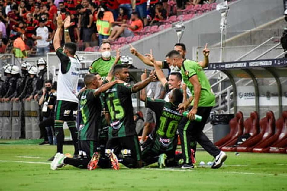 Em jogo de cinco gols e muitas emoções, América-MG vence o Sport fora de casa