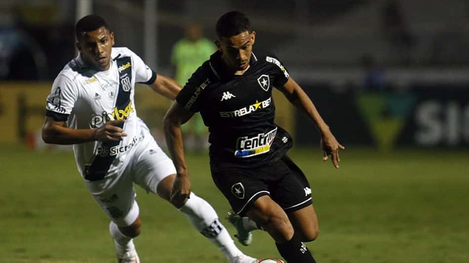 Botafogo e Goiás em campo nesta segunda de olho na elite nacional. Veja odds