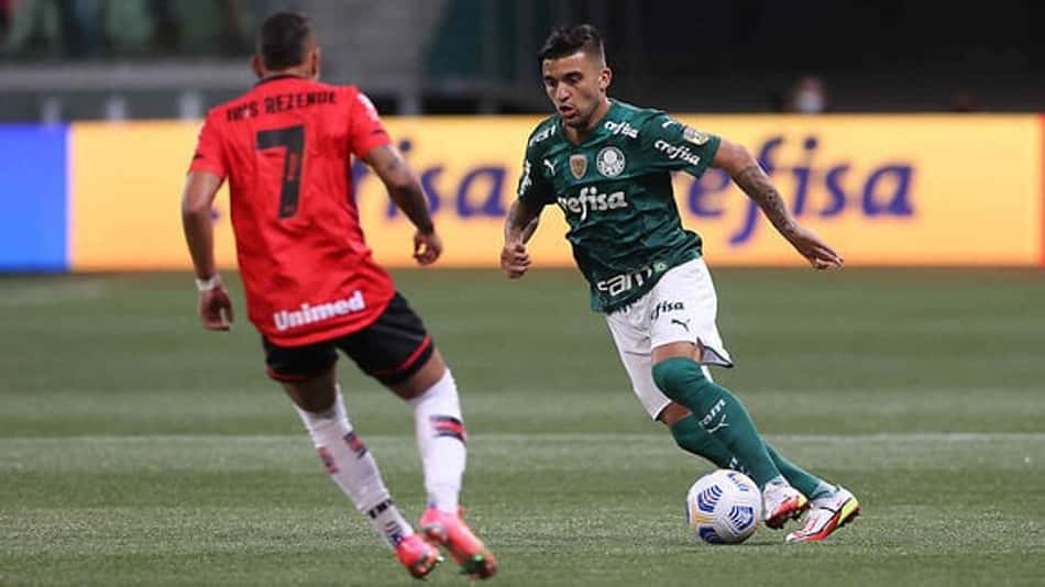 Victor Luis comemora reencontro com torcida: 'Muito bom ver a família palmeirense de volta'