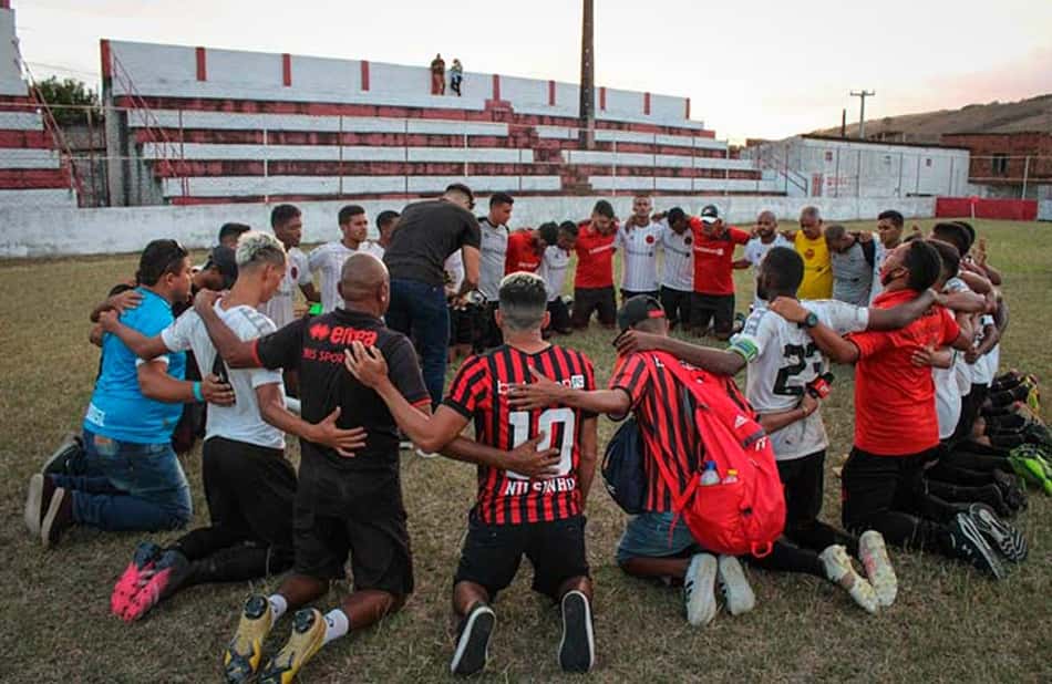 'Time sem vergonha', brincam torcedores do Íbis após retorno à primeira divisão de Pernambuco