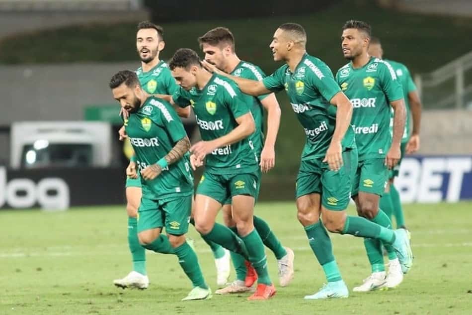 Com alto potencial para 'lei do ex', Cuiabá visita o Corinthians pelo Brasileirão