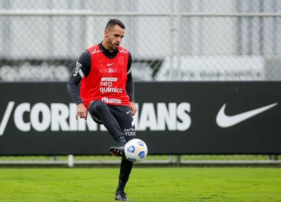 Curinga de Sylvinho no Corinthians, Renato Augusto está feliz com fase atual, mas almeja 'melhorar bastante'