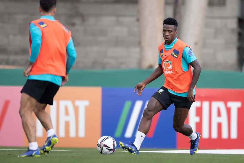 Com trabalho leve, Seleção Brasileira inicia preparação para enfrentar a Argentina pelas Eliminatórias
