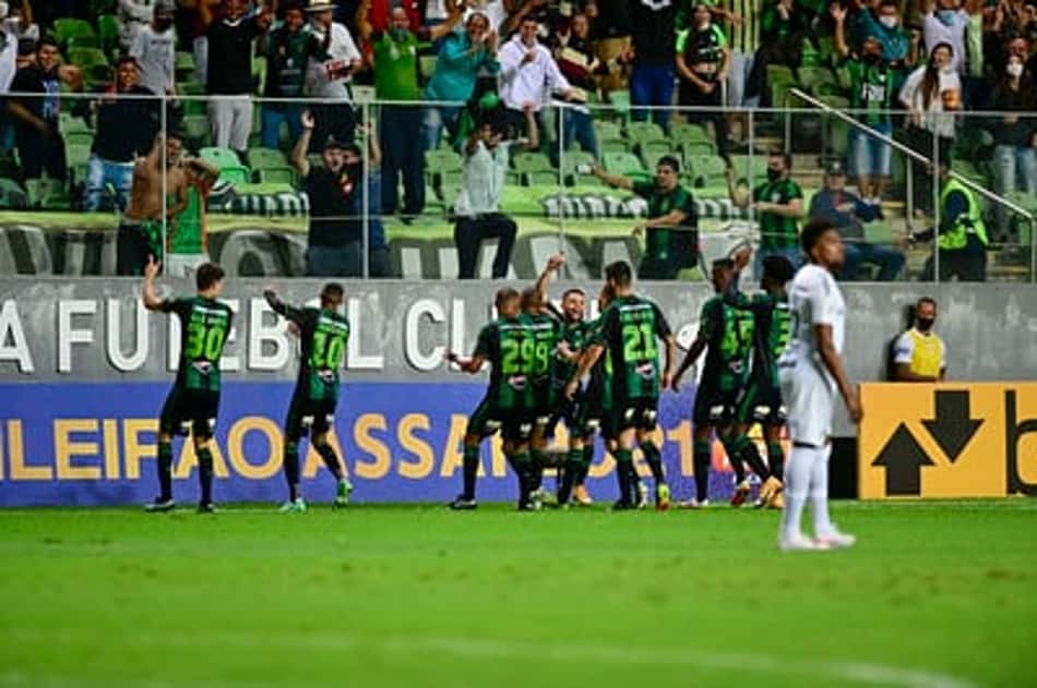 América-MG vence o Grêmio, praticamente se garante na Série A e afunda o Tricolor na classificação