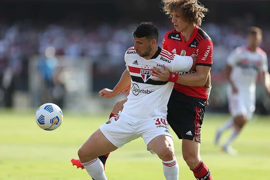Expulso, Calleri vira desfalque do São Paulo para o Choque-Rei de quarta; assista ao lance!