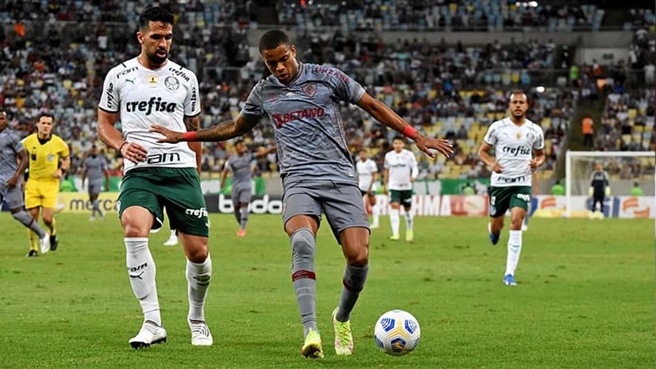 Rony lamenta derrota do Palmeiras e reclama do gramado do Maracanã