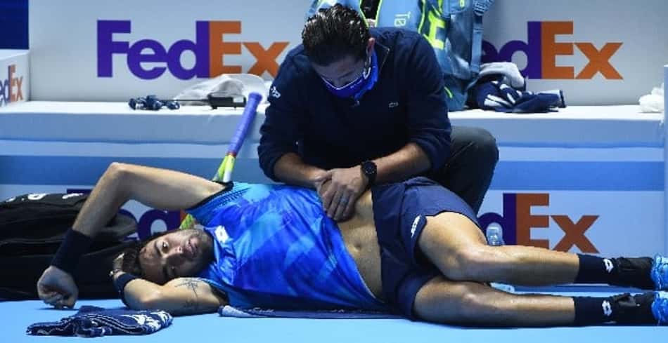 Berrettini sofre lesão e abandona contra Zverev no ATP Finals
