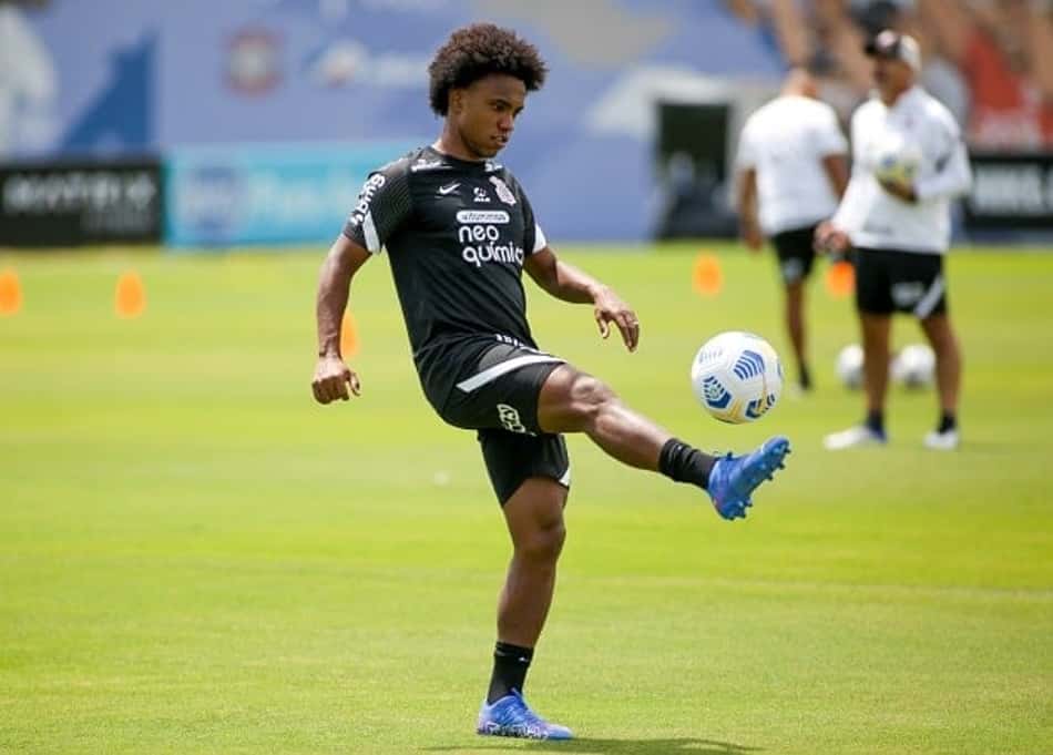 Recuperado, Willian participa de coletivo do Corinthians e deverá ser relacionado para confronto no Rio