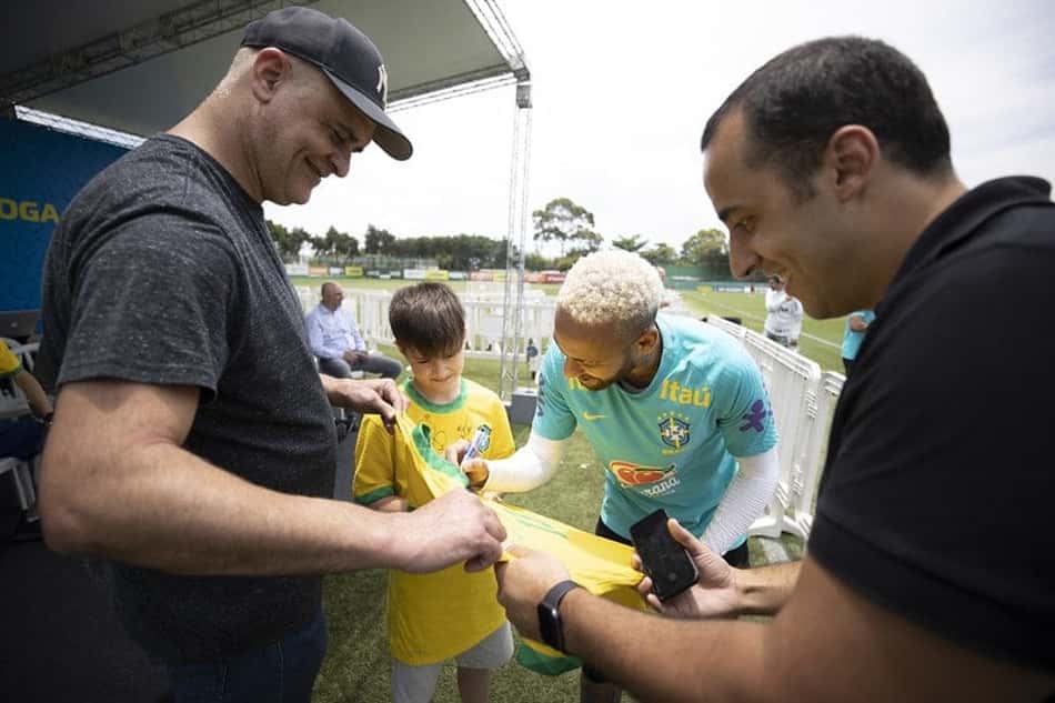 Seleção Brasileira recebe visita de Abel Ferreira, Marcos e goleiros do Palmeiras no último dia em São Paulo