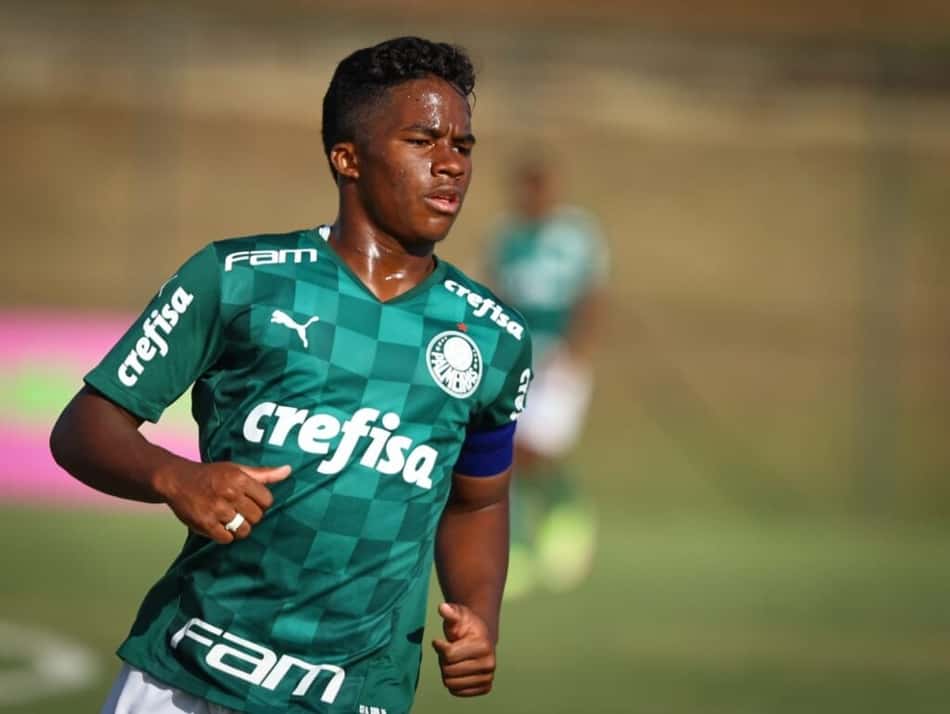 Destaque do Palmeiras na Premier Cup Sub-15, Endrick comemora título da competição