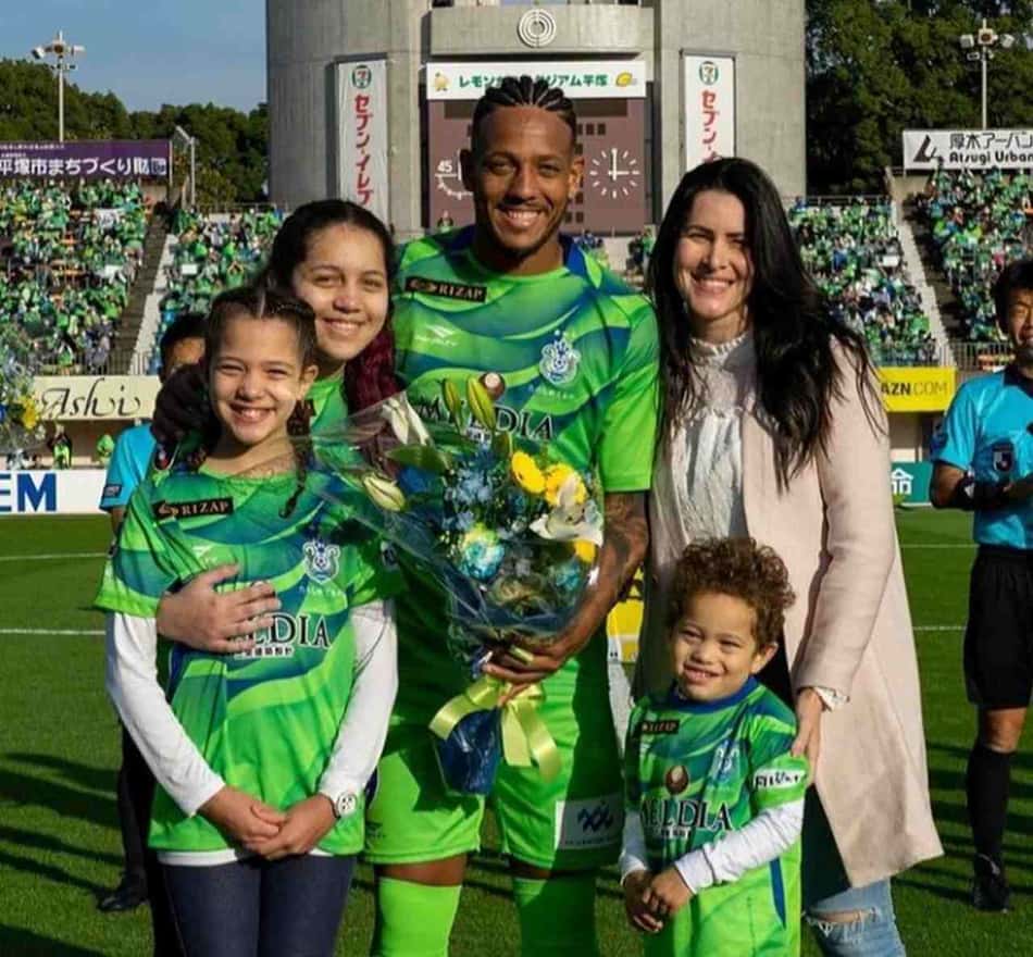 Wellington Tanque celebra marca de 200 jogos no Campeonato Japonês: 'Fico orgulhoso'
