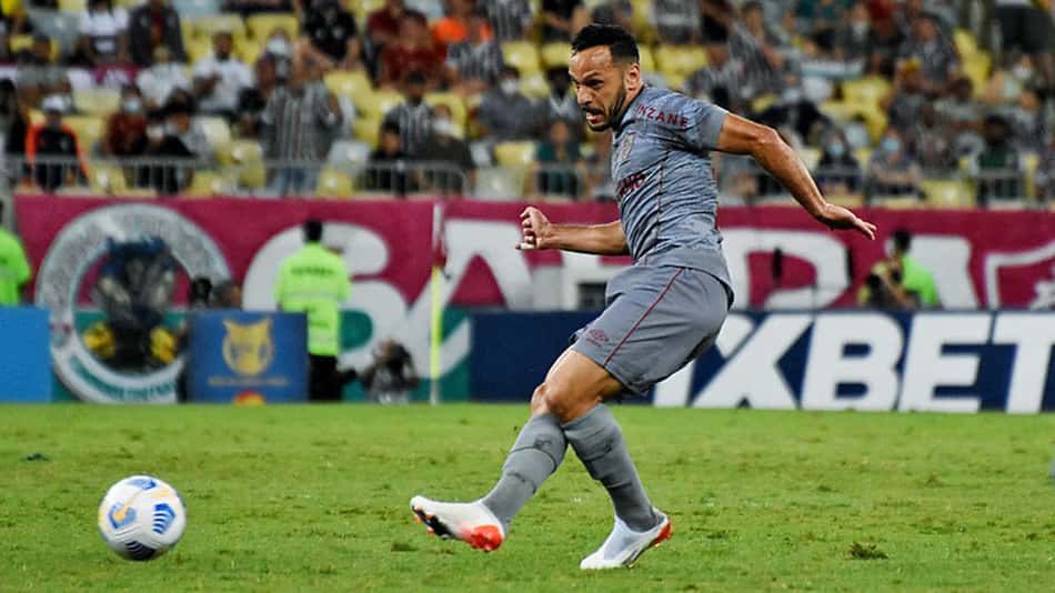 Yago Felipe dedica gols à filha e destaca importância da torcida do Fluminense: 'Faz diferença'