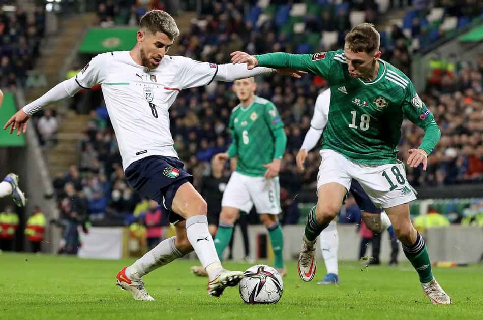 Itália empata com Irlanda do Norte e vê a Suíça confirmar vaga na Copa do Mundo; Azzurra vai para repescagem