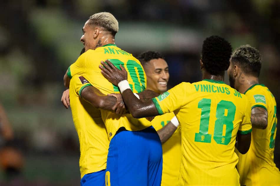 Coutinho, Antony ou Vini Jr? Quem pode ganhar espaço na Seleção com a ausência de Neymar